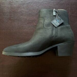 Vionic Shantelle Black 10M Ankle Boot